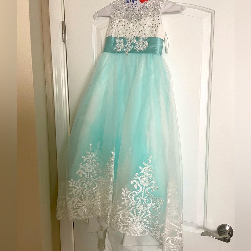 Elegant Kids Dress with Lace Details